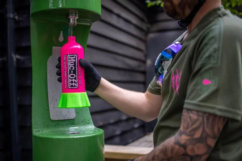 Muc-Off Punk Powder Bike Cleaner - 4 Pack and Bottle for Life Bundle-5